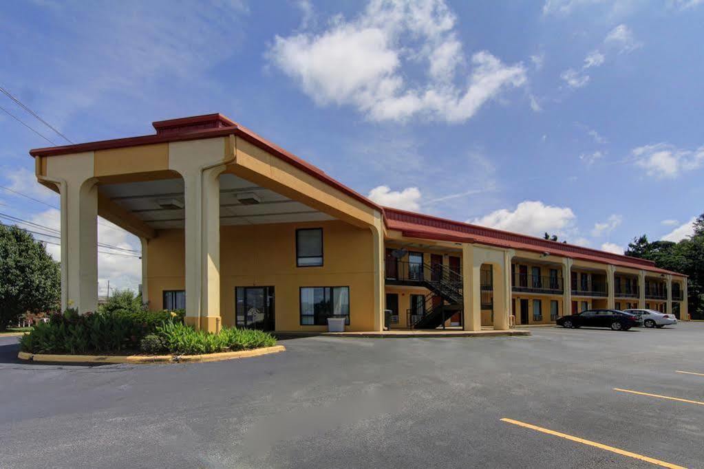 Auburn Lodge Near University Exterior photo